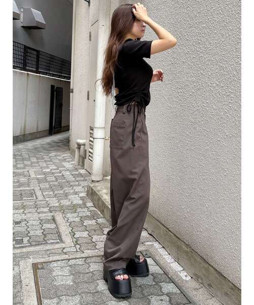 MURUA(ムルーア)の「ベーシックバレルレッグパンツ(その他パンツ・レディース・ブラック/アイボリー/ブラウン・1/2)」の4枚目の写真