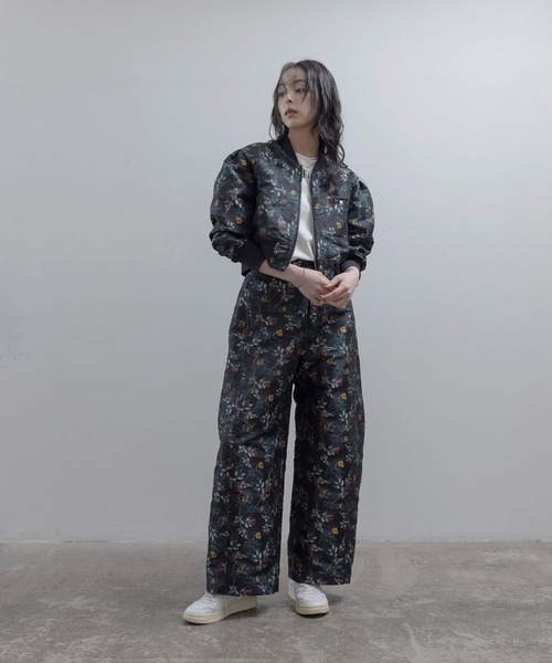 Eimee Law(エイミーロウ)の「フラワージャガード ワイドコクーンパンツ(その他パンツ・レディース・ライトピンク/ブルー/ブラック・MEDIUM)」の22枚目の写真