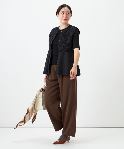 NOLLEY’S(ノーリーズ)の「《手洗い可能》レース付きペプラムベスト(ニット/セーター・レディース・ネイビー/ブラック・38)」の3枚目の写真