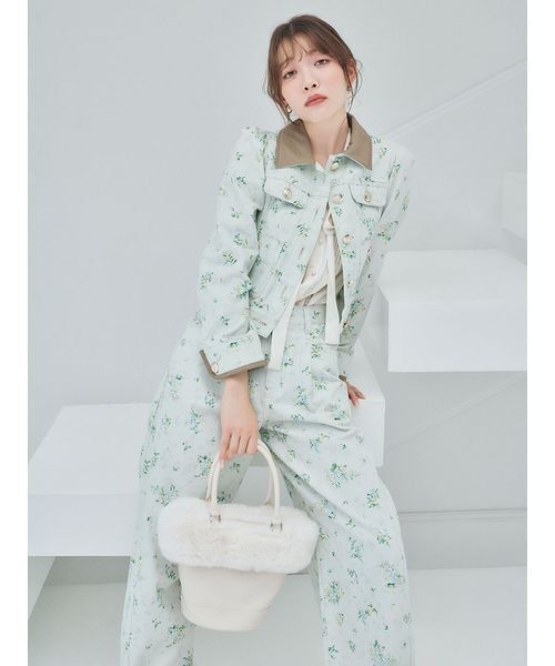 LILY BROWN(リリーブラウン)の「サテンセーラーカラーブラウス(シャツ/ブラウス・レディース・グリーン/アイボリー/ブラック・F)」の6枚目の写真