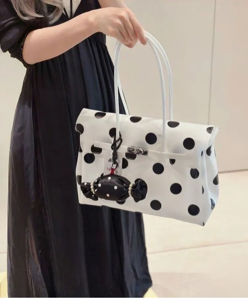 LA VORAGINE(ラ ヴォラジネ)の「ジェリートートバッグjelly bag(トートバッグ・レディース・ブルー/Black/ブラック系・M)」の2枚目の写真