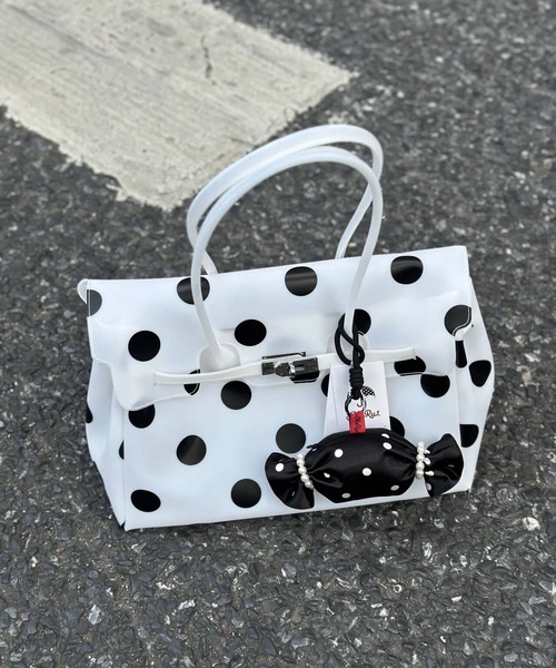 LA VORAGINE(ラ ヴォラジネ)の「ジェリートートバッグjelly bag(トートバッグ・レディース・ブルー/Black/ブラック系・M)」の9枚目の写真