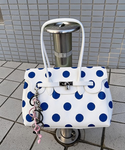 LA VORAGINE(ラ ヴォラジネ)の「ジェリートートバッグjelly bag(トートバッグ・レディース・ブルー/Black/ブラック系・M)」の21枚目の写真