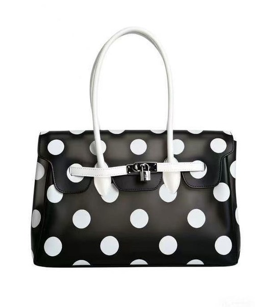 LA VORAGINE(ラ ヴォラジネ)の「ジェリートートバッグjelly bag(トートバッグ・レディース・ブルー/Black/ブラック系・M)」の22枚目の写真