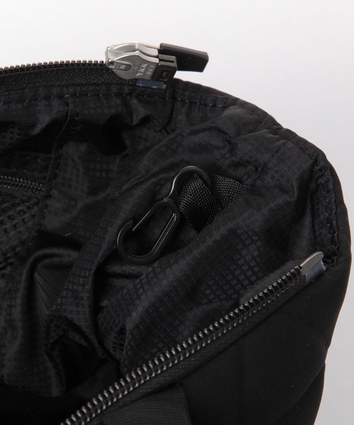 THE NORTH FACE(ザノースフェイス)の「【THE NORTH FACE(ザ・ノース・フェイス)】Geo face Box tote(ハンドバッグ・レディース・アイボリー/ブラック・FREE)」の13枚目の写真