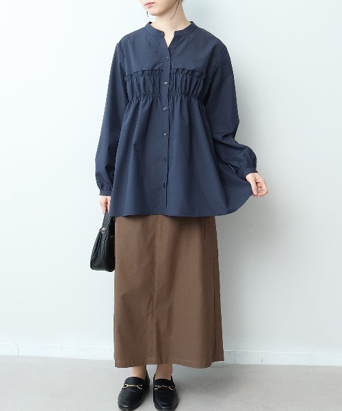 MB mint breeze（エムビーミントブリーズ）の「【WEB限定】【大きいサイズ】胸元シャーリングシャツ（シャツ/ブラウス・レディース・ネイビー/ベージュ/ブルーグレー・LL/4L/3L/6L/5L）」の5枚目の写真