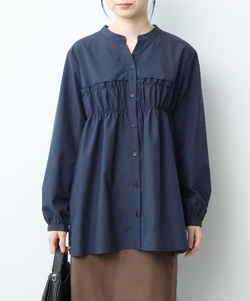 MB mint breeze（エムビーミントブリーズ）の「【WEB限定】【大きいサイズ】胸元シャーリングシャツ（シャツ/ブラウス・レディース・ネイビー/ベージュ/ブルーグレー・LL/4L/3L/6L/5L）」の6枚目の写真