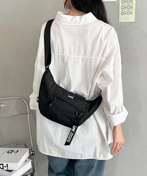 Lee(リー)の「Lee.撥水ポリエステル ラウンドショルダーバッグ.ミニショルダー(ショルダーバッグ・レディース・ブラック×グリーン/ブラック×ブラック/ブラック×ピンク/ブラック×パープル/ブラック×ホワイト・FREE)」の18枚目の写真