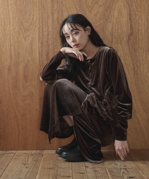 Anclear oui（アンクリアウィ）の「ベロアカーディガン×ワンピースセット（セットアップ・レディース・ブラック/ブラウン/グレイッシュベージュ・F）」の20枚目の写真