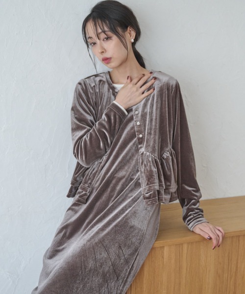 Anclear oui（アンクリアウィ）の「ベロアカーディガン×ワンピースセット（セットアップ・レディース・ブラック/ブラウン/グレイッシュベージュ・F）」の9枚目の写真