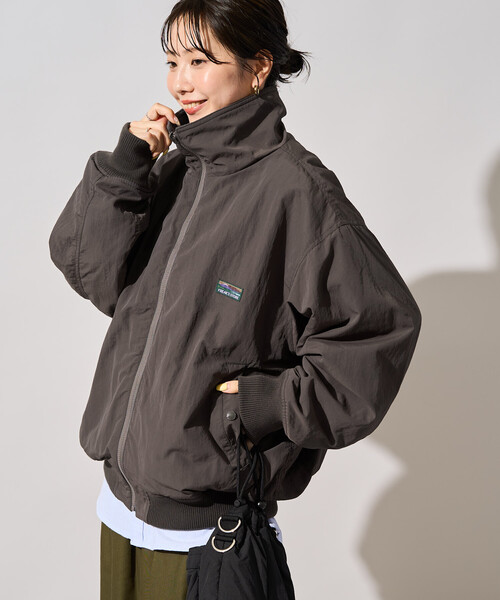 FREAK'S STORE(フリークスストア)の「限定展開 FREAK'S STORE OUTDOORS リバーシブル スタンドカラー ブルゾン(その他アウター・レディース・ネイビー/ブラック/チャコールグレー/ベージュ/オリーブ・フリ-)」の2枚目の写真