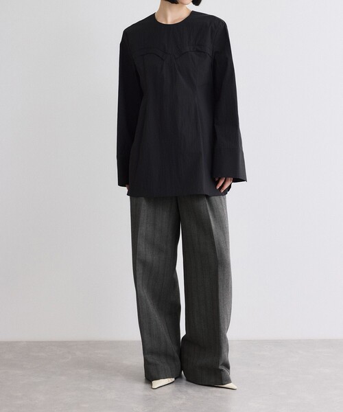 ADAM ET ROPE'（アダムエロペ）の「【EMOELLE】タックパンツ（スラックス・レディース・チャコールグレー・36/38）」の4枚目の写真