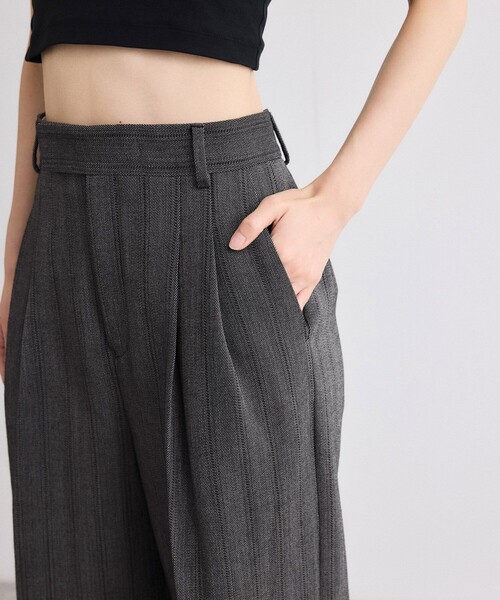 ADAM ET ROPE'（アダムエロペ）の「【EMOELLE】タックパンツ（スラックス・レディース・チャコールグレー・36/38）」の11枚目の写真