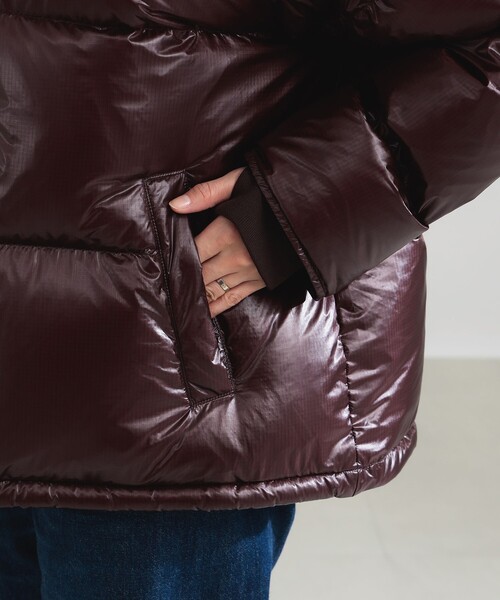 Demi-Luxe BEAMS(デミルクス ビームス)の「【別注】エディター坪田あさみ × WOOLRICH × Demi-Luxe BEAMS / パッカブル コクーン ダウンブルゾン(ブルゾン・レディース・パープル/ダークブラウン・ONE SIZE)」の22枚目の写真
