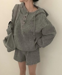 フード付きトップスパンツセットアップ