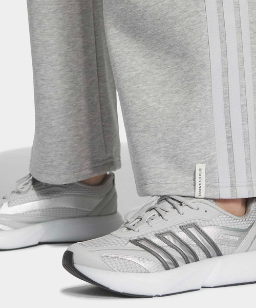 adidas(アディダス)の「エッセンシャルズ プラス スリーストライプ スペーサーニット ルーズフィット ストレート オープンヘム ジョガーパンツ / アディダス adidas(その他パンツ・レディース・グレー・X-LARGE/X-SMALL/XX-LARGE/LARGE/SMALL/MEDIUM)」の4枚目の写真