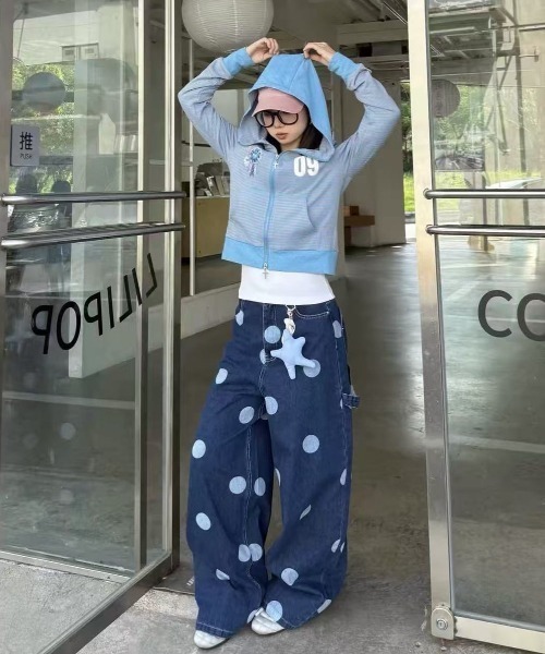 FreeZone(フリーゾーン)の「遊び心溢れる水玉柄 ハートポケットバギーデニムパンツ(デニムパンツ・レディース・ブルー・S/M/L)」の10枚目の写真
