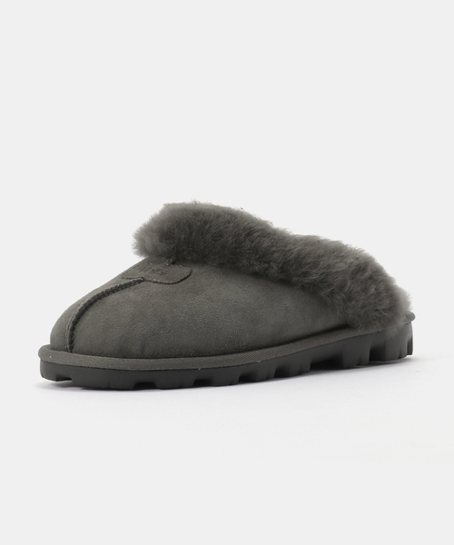 UGG(アグ)の「UGG W Coquette 5125-GREY(サンダル・レディース・チャコールグレー・23cm/24cm/25cm)」の2枚目の写真