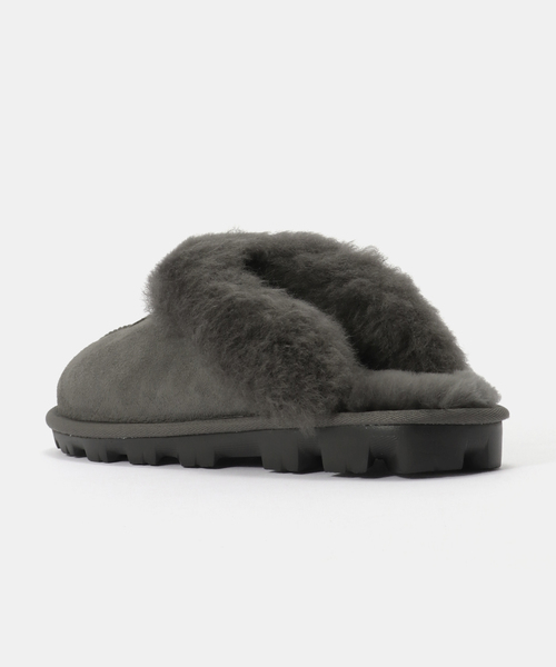 UGG(アグ)の「UGG W Coquette 5125-GREY(サンダル・レディース・チャコールグレー・23cm/24cm/25cm)」の3枚目の写真