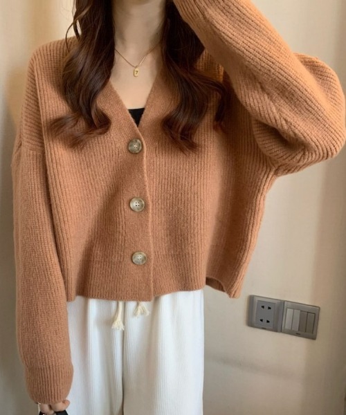 Beststore(ベストストア)の「【6色展開】ふんわりやわらかニットカーディガン シンプルで着回し力抜群!Vネックショート丈カーディガン秋冬(カーディガン/ボレロ・レディース・ブラック/アイボリー/キャメル/ブルー/ベージュ/グリーン・FREE)」の1枚目の写真