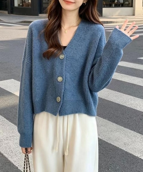 Beststore(ベストストア)の「【6色展開】ふんわりやわらかニットカーディガン シンプルで着回し力抜群!Vネックショート丈カーディガン秋冬(カーディガン/ボレロ・レディース・ブラック/アイボリー/キャメル/ブルー/ベージュ/グリーン・FREE)」の6枚目の写真