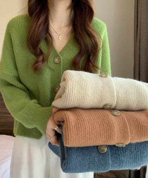 Beststore(ベストストア)の「【6色展開】ふんわりやわらかニットカーディガン シンプルで着回し力抜群!Vネックショート丈カーディガン秋冬(カーディガン/ボレロ・レディース・ブラック/アイボリー/キャメル/ブルー/ベージュ/グリーン・FREE)」の7枚目の写真