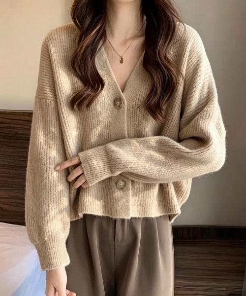 Beststore(ベストストア)の「【6色展開】ふんわりやわらかニットカーディガン シンプルで着回し力抜群!Vネックショート丈カーディガン秋冬(カーディガン/ボレロ・レディース・ブラック/アイボリー/キャメル/ブルー/ベージュ/グリーン・FREE)」の12枚目の写真