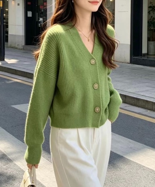 Beststore(ベストストア)の「【6色展開】ふんわりやわらかニットカーディガン シンプルで着回し力抜群!Vネックショート丈カーディガン秋冬(カーディガン/ボレロ・レディース・ブラック/アイボリー/キャメル/ブルー/ベージュ/グリーン・FREE)」の18枚目の写真