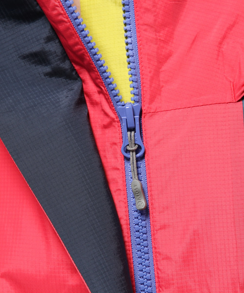 AIGLE（エーグル）の「MTD レインスーツ（ナイロンジャケット・レディース・ブルー/イエロー/オレンジ・S/M）」の20枚目の写真
