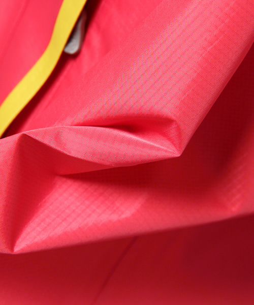 AIGLE（エーグル）の「MTD レインスーツ（ナイロンジャケット・レディース・ブルー/イエロー/オレンジ・S/M）」の11枚目の写真