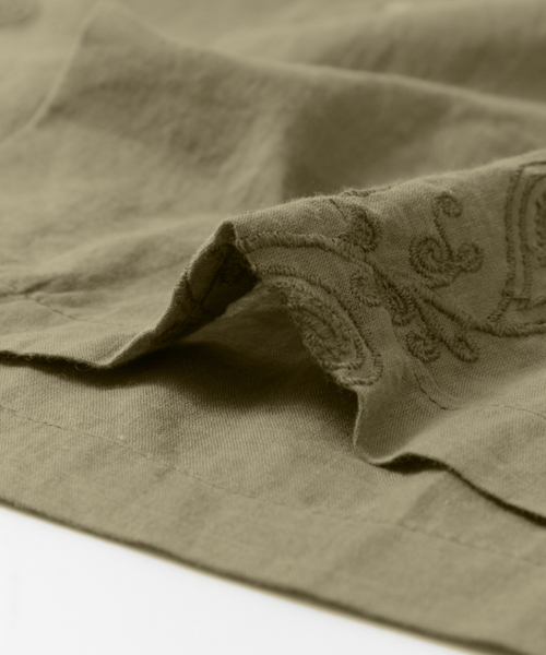 URBAN RESEARCH（アーバンリサーチ）の「UR 刺繍S/Sシャツ（シャツ/ブラウス・メンズ・ブラック/ホワイト/カーキ・LARGE/MEDIUM）」の10枚目の写真