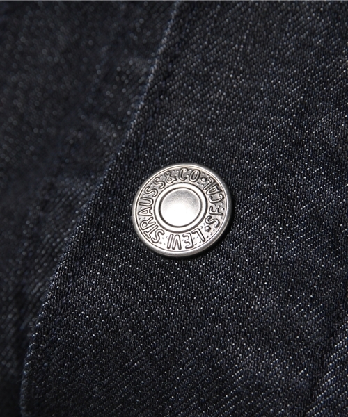 Levi's（リーバイス）の「LEVI'S(R) COMMUTER(TM) -タイプⅡ- デニムジャケット ダークインディゴブルー（デニムジャケット・メンズ・ダークインディゴブルー・MEDIUM/SMALL/LARGE/X-SMALL）」の2枚目の写真