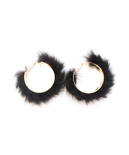 Luz Llena (NEY)（ラズレナニー）の「ミンクファー・フープピアス（ピアス（両耳用）・レディース・ブラック/キャメル/ピンク/オフホワイト/グレー・ﾌﾘ-）」の3枚目の写真