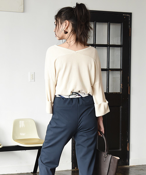 Luz Llena (philter)（ラズレナ　フィルター）の「袖折り返しハイゲージVネックニット（ニット/セーター・レディース・ネイビー/グレー/オフホワイト・MEDIUM）」の9枚目の写真