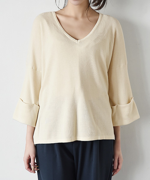 Luz Llena (philter)（ラズレナ　フィルター）の「袖折り返しハイゲージVネックニット（ニット/セーター・レディース・ネイビー/グレー/オフホワイト・MEDIUM）」の10枚目の写真