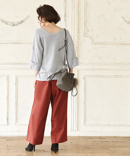 Luz Llena (philter)（ラズレナ　フィルター）の「袖折り返しハイゲージVネックニット（ニット/セーター・レディース・ネイビー/グレー/オフホワイト・MEDIUM）」の16枚目の写真