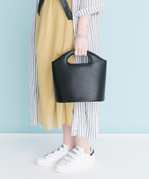 SMIRNASLI GEM,（ｻﾐｰﾙﾅｽﾘ　ｼﾞｪﾑ）の「 UR SMIR NASLI Gem.　LaundryBasketBag（ショルダーバッグ・レディース・ブラック/オフホワイト・ONE SIZE）」の2枚目の写真