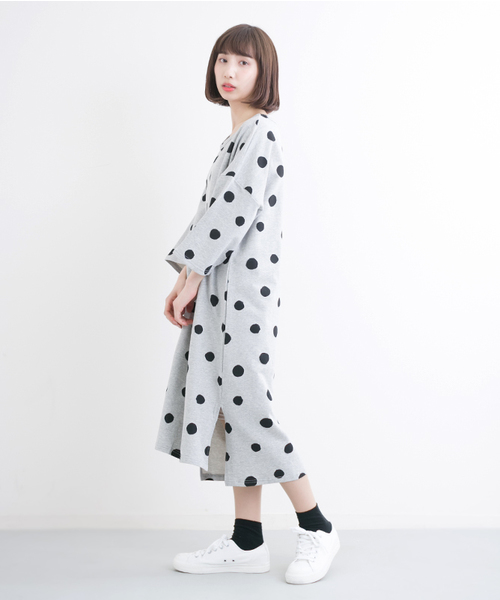 MERLOT(メルロー)の「ランダムドット柄ワンピース9653(ワンピース・レディース・ライトブルー/ホワイト/グレー・FREE)」の2枚目の写真