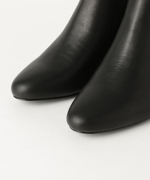 ODETTE E ODILE（オデットエオディール）の「【WEB限定】O ラウンドバックファスナー ショートブーツ55●↑（ブーツ・レディース・ブラック・23.5cm/22.5cm/25cm/22cm/23cm/24.5cm/24cm）」の2枚目の写真