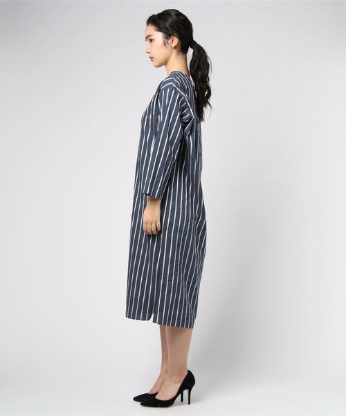 Munich（ミューニック）の「イタリア製シルクレーヨンストライプＶネックシャツワンピース（シャツワンピース・レディース・ベージュ/ネイビー/ピンク/ラベンダー・FREE）」の8枚目の写真