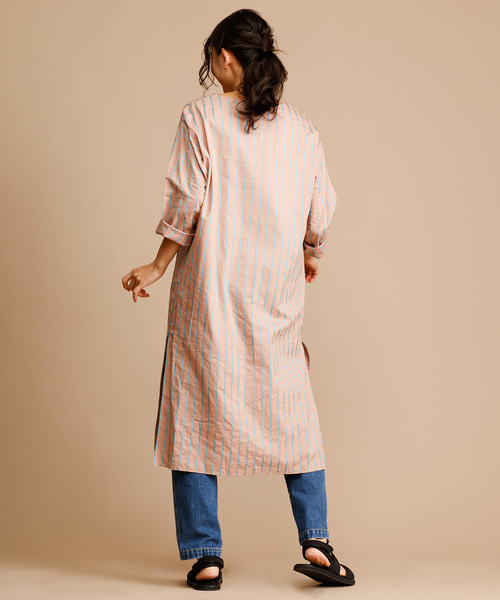 Munich（ミューニック）の「イタリア製シルクレーヨンストライプＶネックシャツワンピース（シャツワンピース・レディース・ベージュ/ネイビー/ピンク/ラベンダー・FREE）」の7枚目の写真