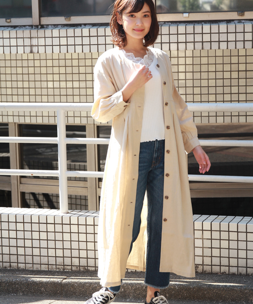 apres jour(アプレジュール)の「Vボタンリネン混ワンピース【ZOZOTOWN限定アイテム】(ワンピース・レディース・ベージュ/ラベンダー・フリー)」の3枚目の写真