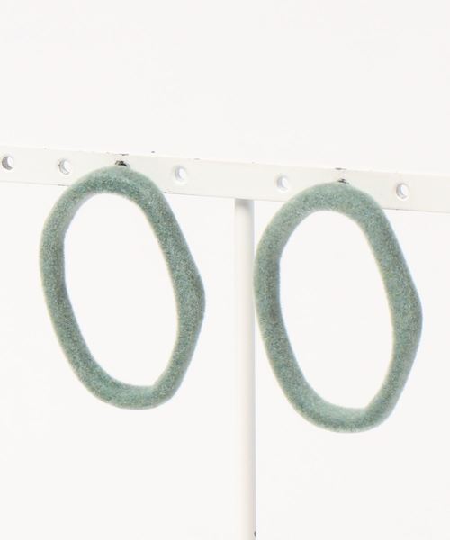 LOWRYS FARM（ローリーズファーム）の「フロッキーヘンケイリングピアス　861876（ピアス（両耳用）・レディース・ブラウン/ベージュ/グリーン・FREE）」の3枚目の写真