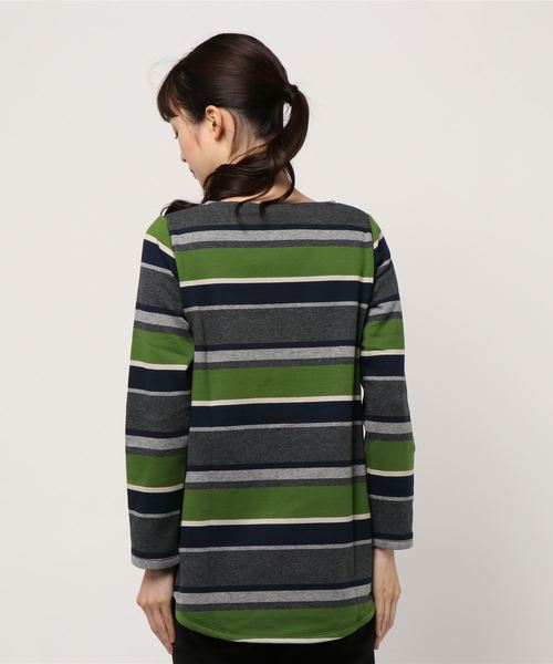 BELLUNA PLUS(ベルーナ)の「ふわふわ裏ファー素材ロングプルオーバー(Tシャツ/カットソー・レディース・ピンク/ターコイズブルー/グリーン/ボルドー/ブラック×グレー/ブラック系その他/グレー系その他/ベージュ系その他/ブルー系その他/イエロー×ブラック/ブラック系その他2/ブラック系その他3/チェリーピンク/ネイビー×ホワイト/グリーン系その他/ブラック/ブルー系その他2・MEDIUM/LARGE/X-LARGE)」の19枚目の写真