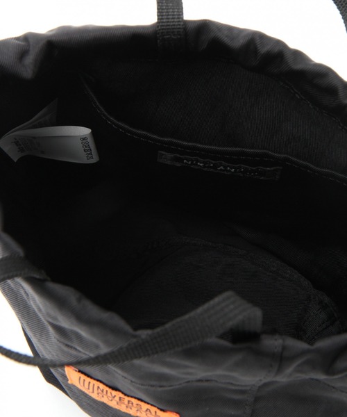 UNIVERSAL OVERALL（ユニバーサルオーバーオール）の「【菅田将暉さん着用アイテム】【UNIVERSAL OVERALL(ユニバーサル オーバーオール)】別注ナイロンツイル巾着ポーチ（ショルダーバッグ・メンズ・ブラック/ベージュ/カーキ・0）」の14枚目の写真