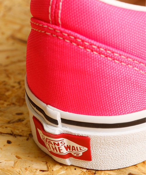 And A(アンドエー)の「VANS ヴァンズ / OLD SKOOL オールドスクール NEON ネオンカラー パステルカラー シューズ ローカットスニーカー キャンバス バンズ / VN0A4U3BWT(スニーカー・メンズ・ピンク/グリーン/レモンイエロー・23cm/23.5cm/24cm/26cm/26.5cm/27cm/27.5cm/28cm)」の19枚目の写真