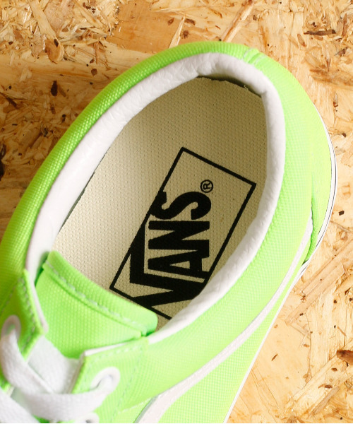 And A(アンドエー)の「VANS ヴァンズ / OLD SKOOL オールドスクール NEON ネオンカラー パステルカラー シューズ ローカットスニーカー キャンバス バンズ / VN0A4U3BWT(スニーカー・メンズ・ピンク/グリーン/レモンイエロー・23cm/23.5cm/24cm/26cm/26.5cm/27cm/27.5cm/28cm)」の6枚目の写真