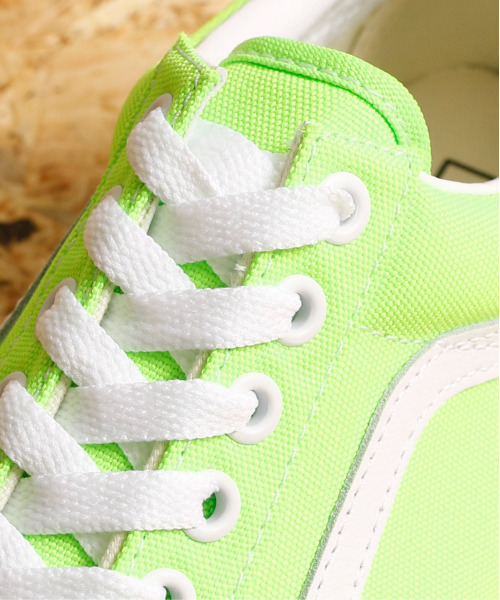 And A(アンドエー)の「VANS ヴァンズ / OLD SKOOL オールドスクール NEON ネオンカラー パステルカラー シューズ ローカットスニーカー キャンバス バンズ / VN0A4U3BWT(スニーカー・メンズ・ピンク/グリーン/レモンイエロー・23cm/23.5cm/24cm/26cm/26.5cm/27cm/27.5cm/28cm)」の12枚目の写真