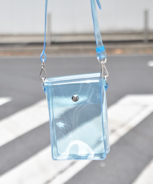 kutir（クティール）の「クリアショルダーバッグ（ショルダーバッグ・メンズ・ホワイト/チャコールグレー/ライトブルー/ラベンダー・FREE）」の7枚目の写真