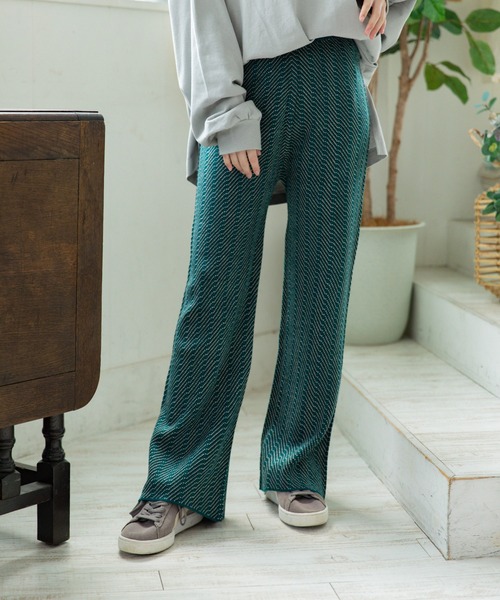 Mysa&Liina（ミーサリーナ）の「柄編みニットフレアパンツ（その他パンツ・レディース・ブラック/グリーン/キャメル・M）」の2枚目の写真
